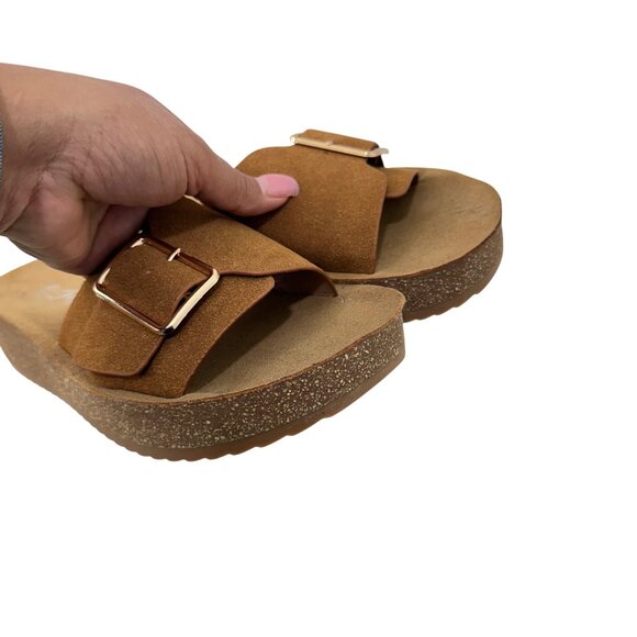 Forever Comfort Womens 7.5 Slip-On Platform Sandals Buckle Detail Cushioned Sole - Picture 9 of 15